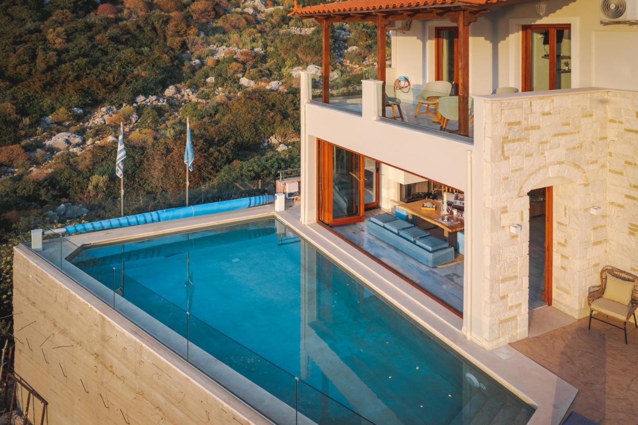 Villa Almy Плака Екстериор снимка